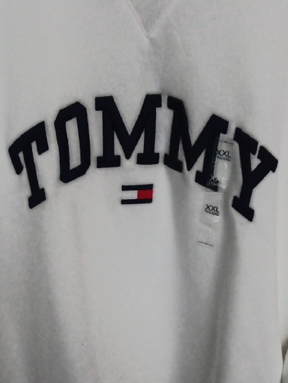 Tommy Hilfiger White Crewneck with Navy Arch Logo - Picture 2 of 4